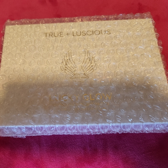 NIB True +Luscious palette - Picture 5 of 5